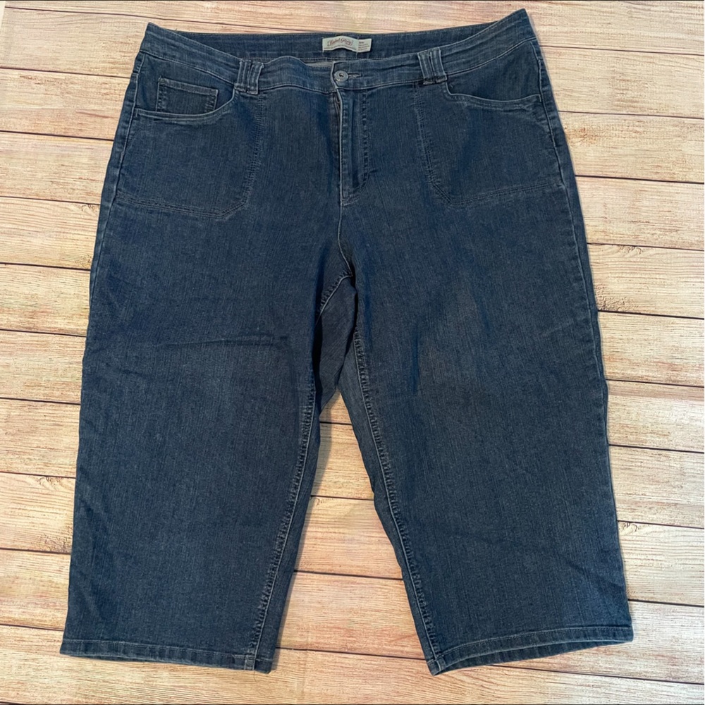 Faded Glory Plus Size blue denim cropped jeans with front & back pockets 20W